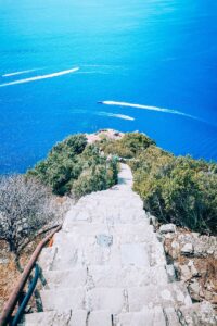 Scopri di più sull'articolo Trekking a Monesteroli: 1100 scalini per il Paradiso