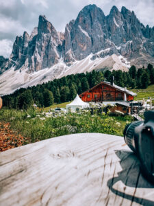 Scopri di più sull'articolo Dolomiti: Cinema delle Odle e Geisler Alm
